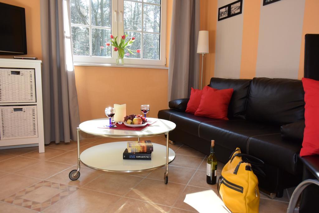 Ferienapartments Urlaub Und Meer Kuehlungsborn Exterior photo